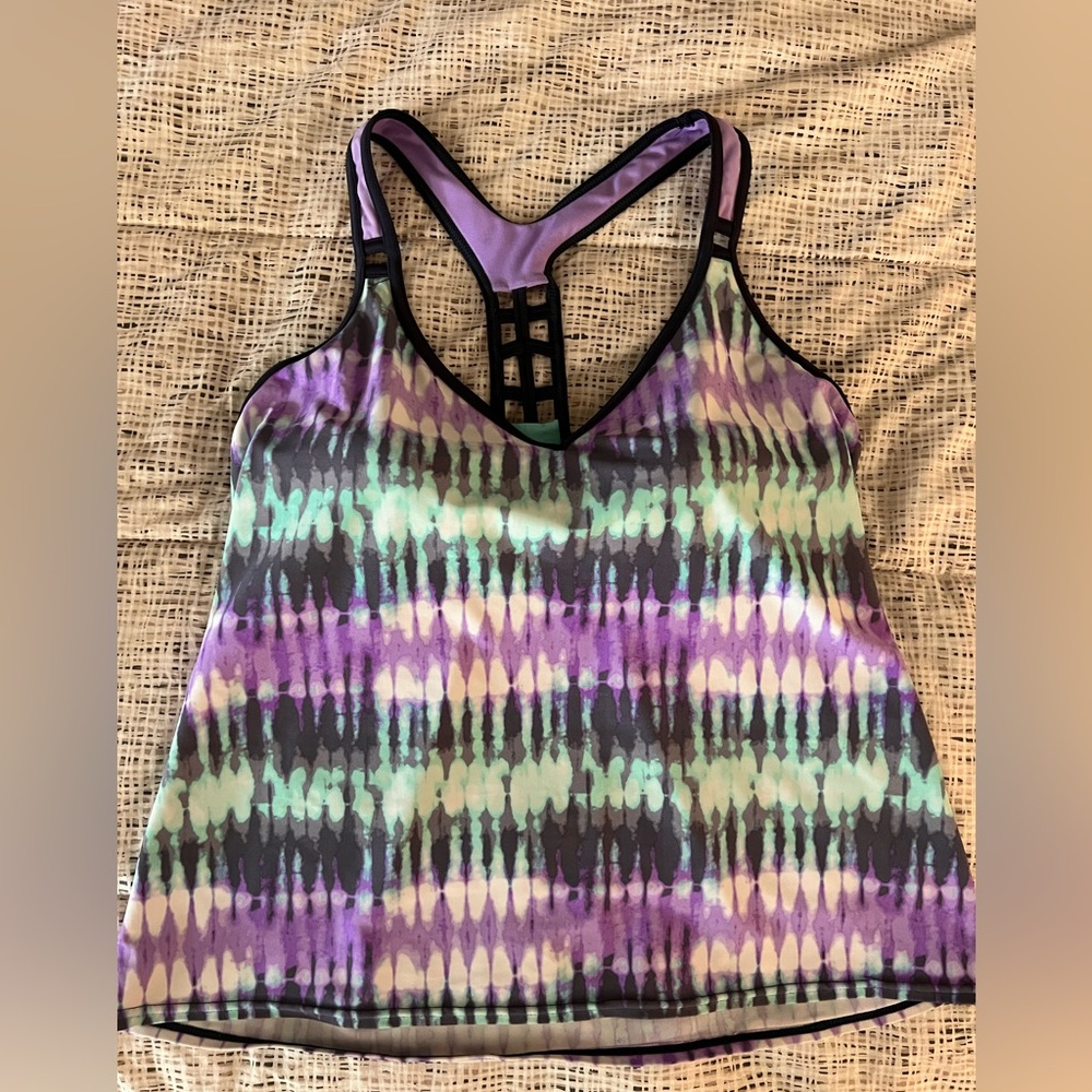 Multi colored tanking